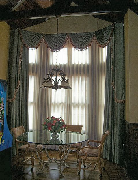 Bay windows curtains
