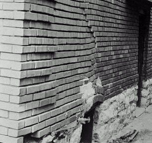cracked masonry wall