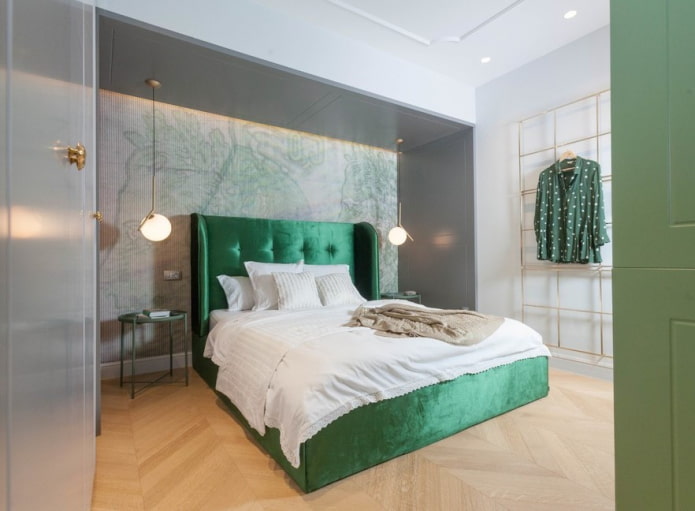 зеленая кровать в интерьере спальни