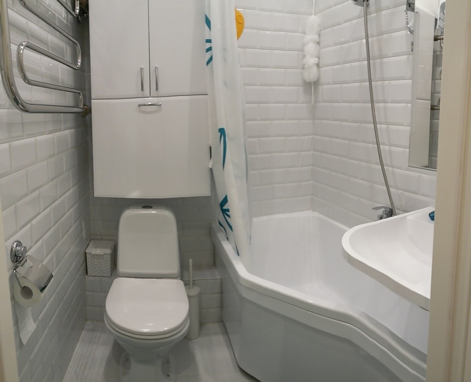 Компактная ванная комната с туалетом фото дизайн