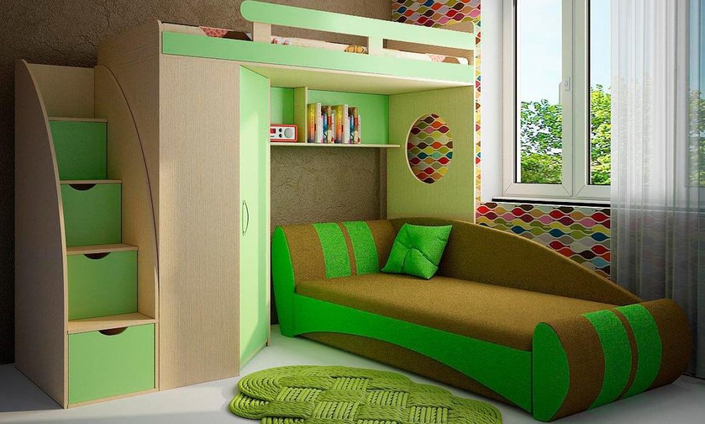 Двухъярусная кровать с диваном-кушеткой внизу в интерьере детской комнаты