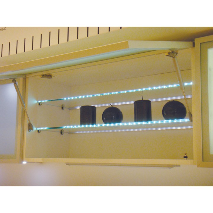 Сколько надо подсвечивать. Светодиодный светильник Zeta Glasline для стеклянных полок. Светодиодный светильник Zeta GLASSLINE для подсветки стеклянных полок. Подсветка в шкафу. Полки со светодиодной подсветкой.