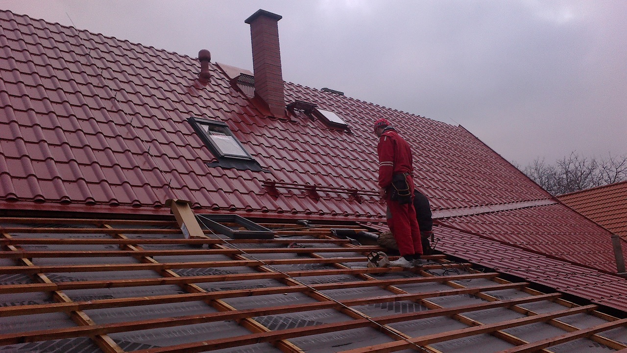 Укладка металлочерепицы на вальмовую крышу: порядок укладки на крышу .