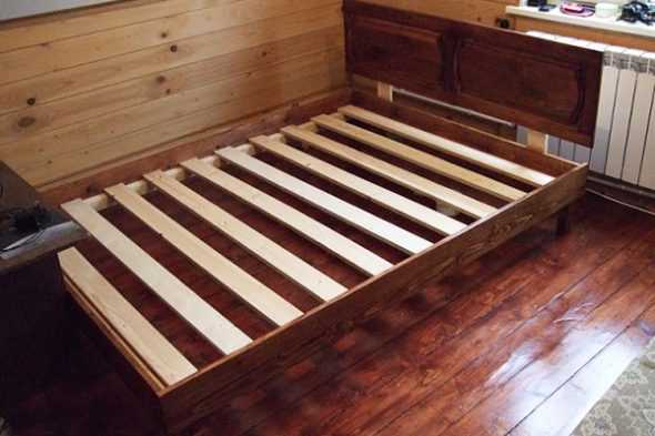 Металлический каркас для двуспальной кровати